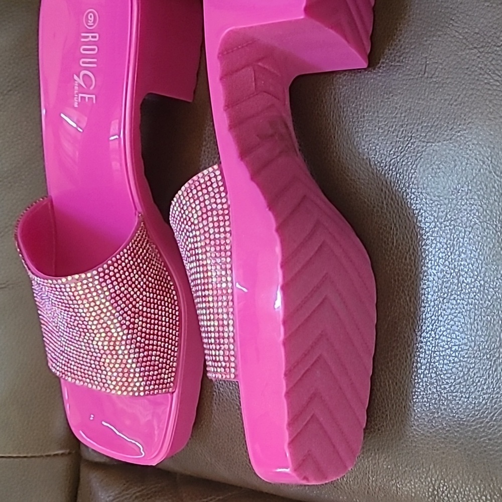 New Fuschia Pink Sandals - Picture 3 of 5